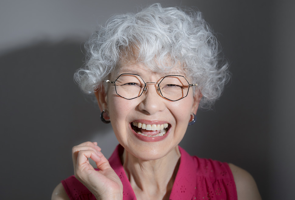 Zmack Implantologie Portret Vrouw lachen